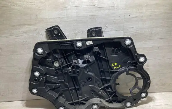 Front window lifting mechanism without motor
