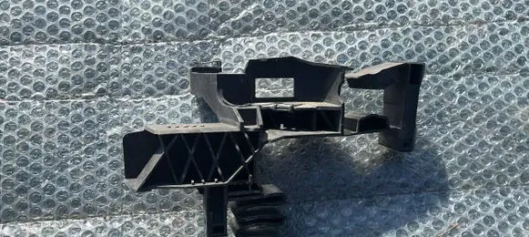 Audi A6 S6 C8 4K Headlight/headlamp mounting bracket 4K0805607