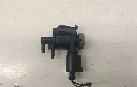 Audi A7 S7 4G Turbo solenoid valve 1K0906283A