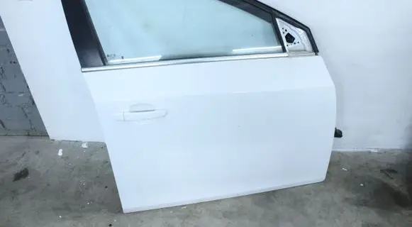 Chevrolet Cruze Front door