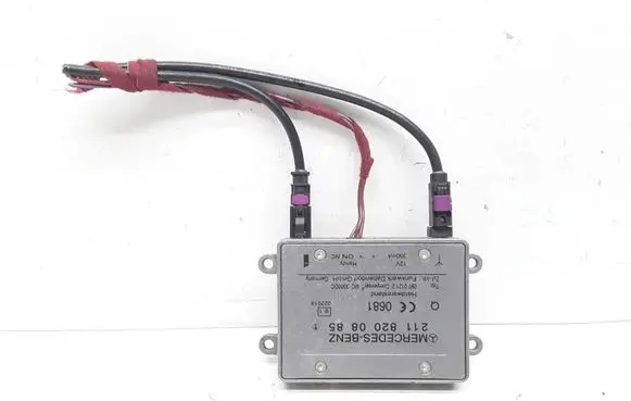 Mercedes-Benz CLK A209 C209 Aerial antenna amplifier 2118200885