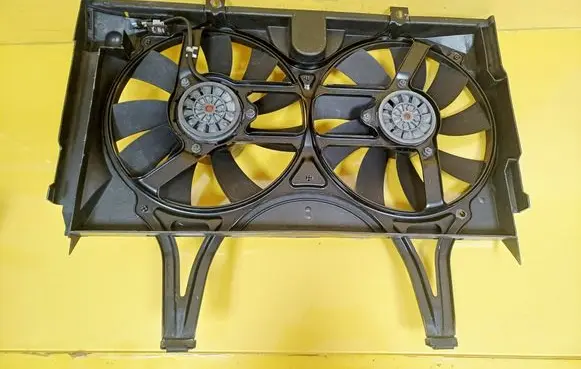 Mercedes-Benz E W210 Electric radiator cooling fan 2105050003