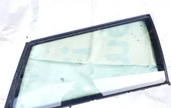Volkswagen PASSAT B5.5 Rear side window