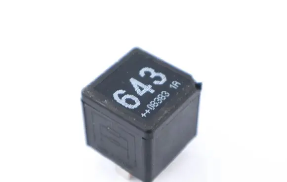 Audi A6 S6 C6 4F Other relay 8K0951253 V23136B6X72