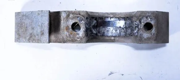 Audi Q7 4L Sway bar bush bracket, front 7L0411063B