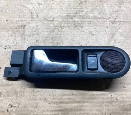 Volkswagen PASSAT B5 Rear door interior handle 3B0839113