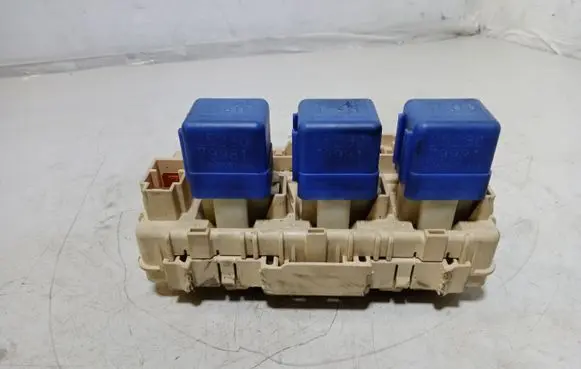 Nissan X-Trail T30 Fuse module