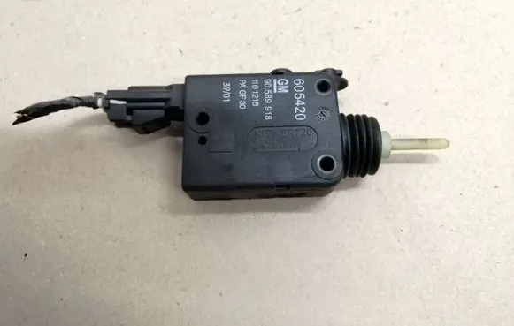 Opel Zafira A Central locking motor 90589918