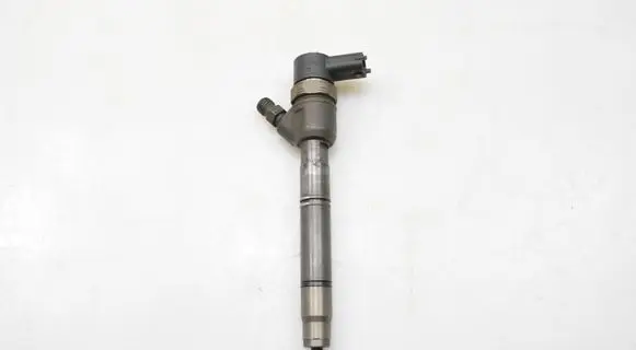 Hyundai i40 Fuel injector 338002A800