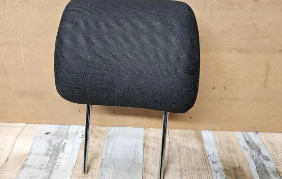 Toyota Corolla Verso AR10 Rear seat headrest 