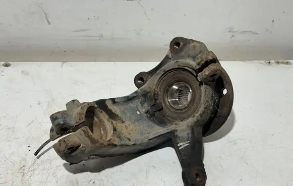 Peugeot 2008 I Front wheel hub