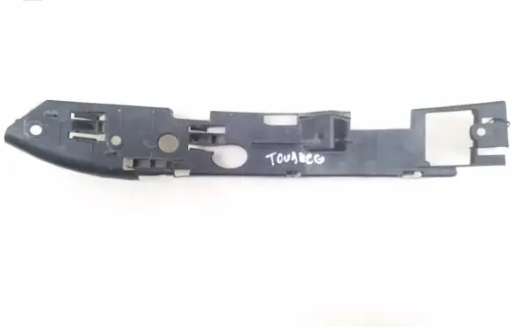 Volkswagen Touareg I Front bumper mounting bracket 7L6807184C