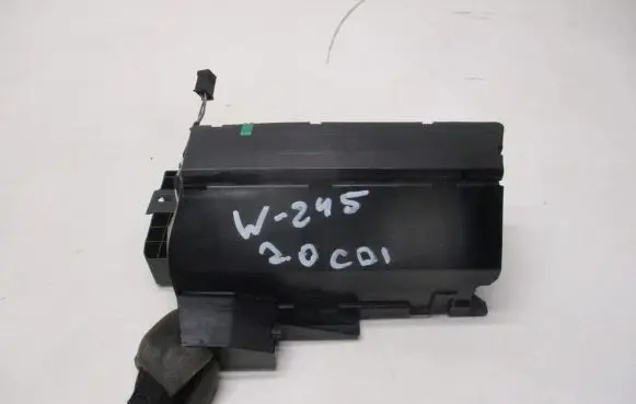 Mercedes-Benz B W245 Fuse box set A1665400024