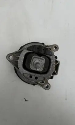 BMW 4 F32 F33 Engine mount bracket 6856406