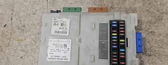 Ford Mondeo MK IV Fuse module 7G9T14A073DC LTQF01125TP 3659AF01125TP