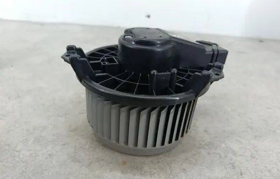 Toyota Yaris Heater fan/blower AV1370