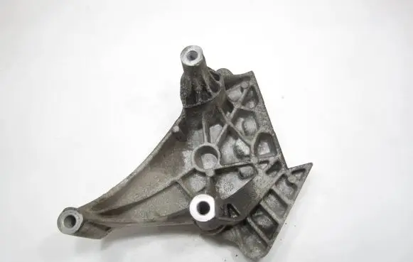 Volkswagen Golf V Engine mounting bracket 06F199207Q 6L12001