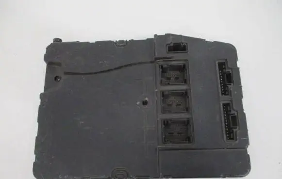 Renault Megane II Central body control module 8200606825