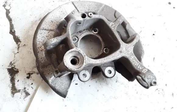 BMW 7 F01 F02 F03 F04 Rear wheel hub spindle/knuckle 6797447 L0201