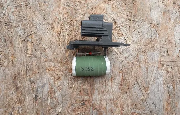 Dodge Journey Coolant fan relay 68054677AA