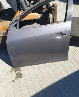 Chevrolet Cruze Front door