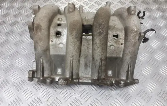 Nissan Primera Intake manifold