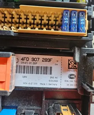 Audi A6 S6 C6 4F Fuse box set 4F0971845
