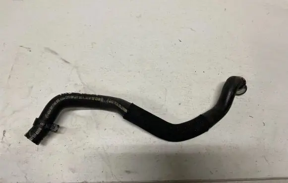 Mercedes-Benz C W204 Engine coolant pipe/hose A2045017182