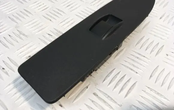Mitsubishi Pajero Electric window control switch 8608A142 8619A089