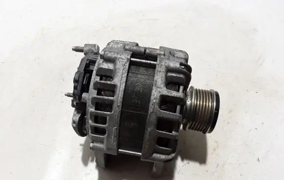 Renault Captur II Generator/alternator 231009392R