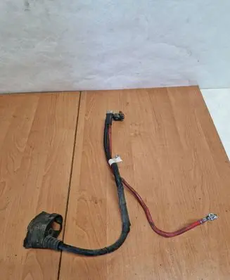 Volkswagen Touran I Positive cable (battery)