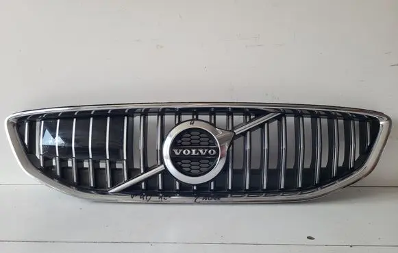 Volvo V40 Cross country Front bumper upper radiator grill 31457244