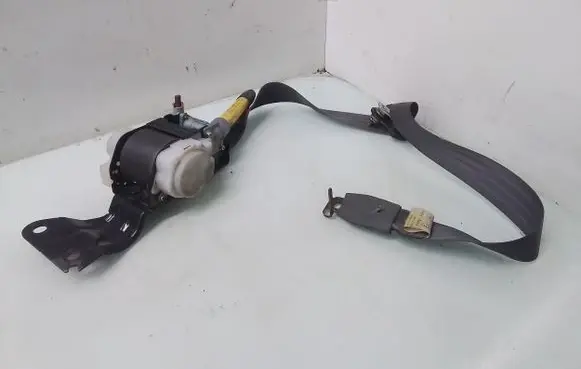 Subaru Legacy Front seatbelt