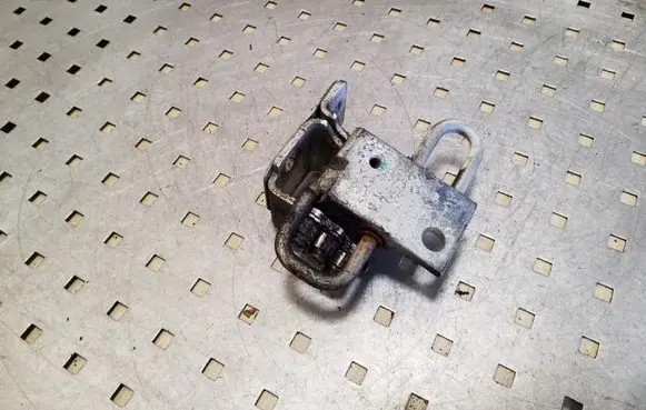 Seat Leon (1P) Front door lower hinge 6Q0831411A