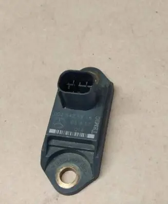 Mercedes-Benz E W211 Airbag deployment crash/impact sensor 0025426918 03W17