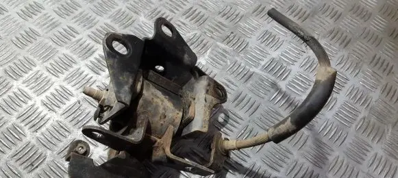 Mazda Premacy Engine mount bracket thjb25e