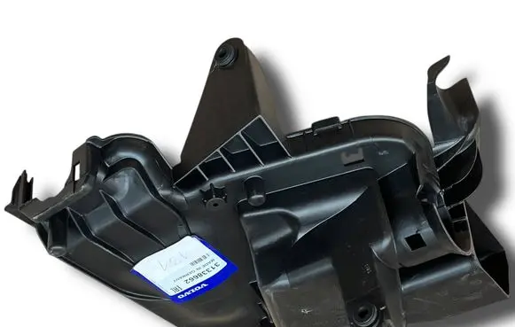 Volvo S90, V90 Oil filter mounting bracket Q388 31338662
