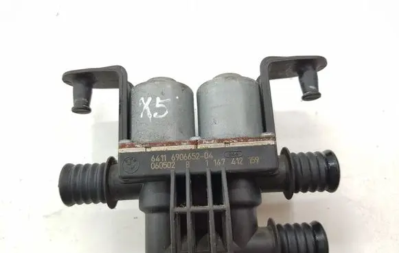 BMW X5 E53 Coolant heater control valve 6411690665204 690665204