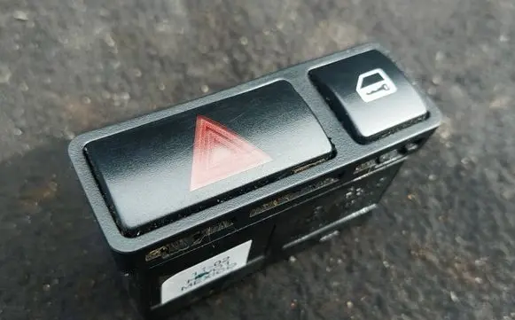 BMW 3 E46 Hazard light switch