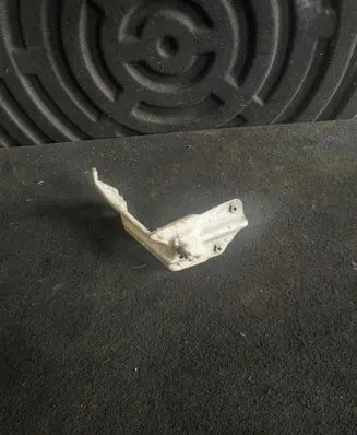 Seat Leon (1P) Fender mounting bracket 1P0821135
