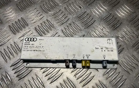 Audi A4 S4 B7 8E 8H Aerial antenna amplifier 8E9035225P