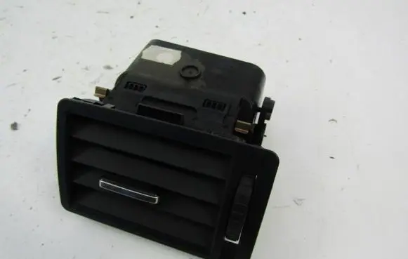 Ford Focus C-MAX Dash center air vent grill 3M51R018B09