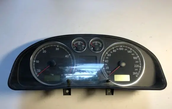 Volkswagen PASSAT B5.5 Speedometer (instrument cluster) 3B0920826A 110080137 110080137002