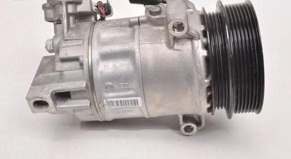 Volvo XC60 Air conditioning (A/C) compressor (pump) 31497908