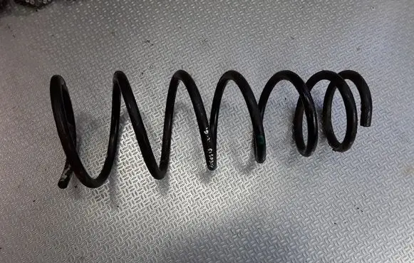 Toyota Avensis T220 Rear coil spring