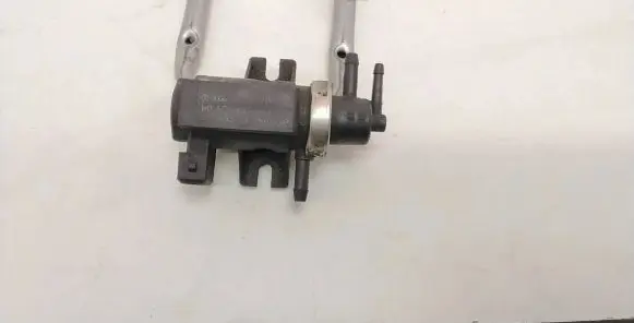 Volkswagen PASSAT B5 Turbo solenoid valve 1H0906627 96T330 72190320