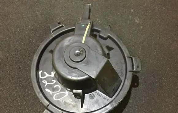 Fiat Punto (176) Heater fan/blower b837