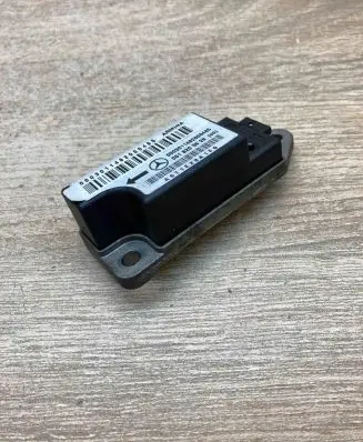 Mercedes-Benz E W210 Airbag deployment crash/impact sensor 0018205626