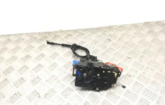 Volkswagen Jetta V Rear door lock 7L0839016