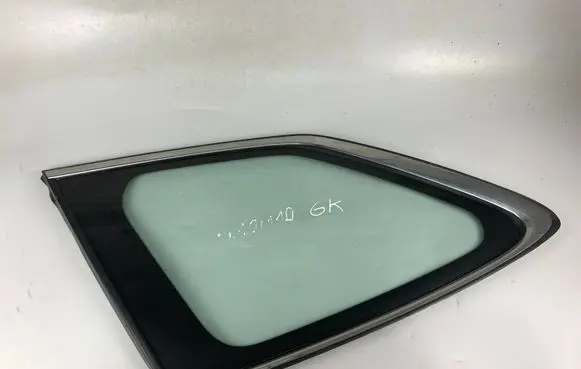 Subaru Outback Rear side window E643R00011